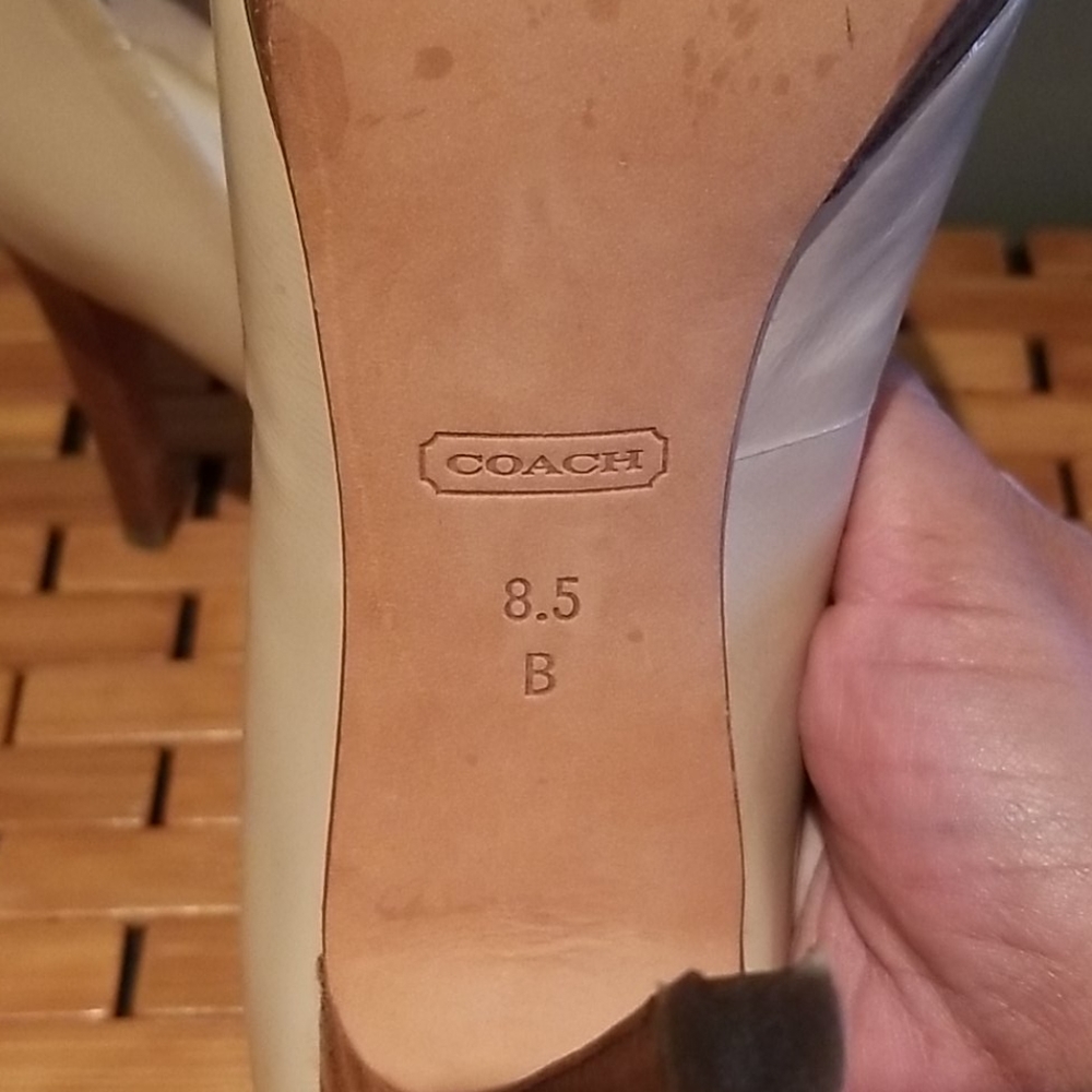 Coach nude heels sz 8.5 EUC - Picture 9 of 9